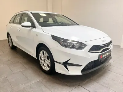 Gebraucht Kia Ceed Vision 136 PS (100 kW) 2023 Weiß Kleinwagen