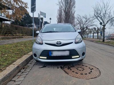 Second-hand Toyota Aygo 68 CP (50 kW) 2013 Gri Hatchback