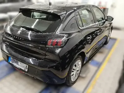 Gebraucht Peugeot 208 Active 102 PS (75 kW) 2022 Schwarz Kleinwagen