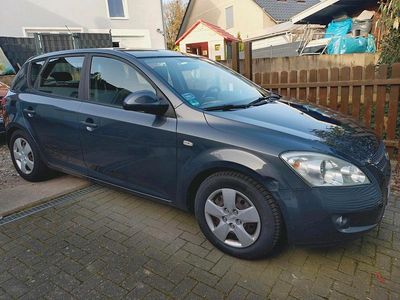 Gebraucht Kia Ceed EX 109 PS (80 kW) 2009 Silber Kleinwagen