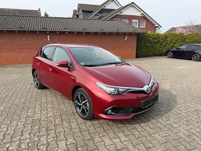 Gebraucht Toyota Auris Hybrid Edition-S 99 PS (72 kW) 2017 Rot Limousine
