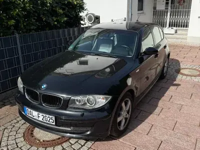 Gebraucht BMW 116 122 PS (89 kW) 2008 Schwarz Kleinwagen