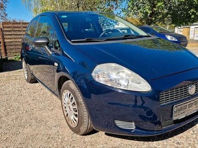 Gebraucht Fiat Punto 70 PS (51 kW) 2011 Blau Kleinwagen