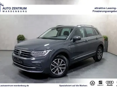 Gebraucht VW Tiguan Life 245 PS (180 kW) 2023 Grau SUV