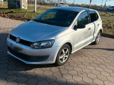 Gebraucht VW Polo 75 PS (55 kW) 2011 Silber Kleinwagen