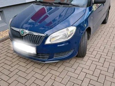 Gebraucht Skoda Fabia Ambition 60 PS (44 kW) 2013 Blau Kleinwagen