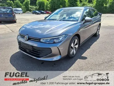 Gebraucht VW Passat 150 PS (110 kW) 2024 Diabasgrau metallic Kombi