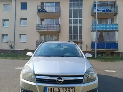 Gebraucht Opel Astra 105 PS (77 kW) 2006 Silber Limousine