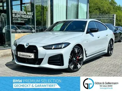 Gebraucht BMW M4 M Sport 374 PS (275 kW) 2025 Coupé