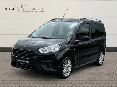 Gebraucht Ford Tourneo Courier Titanium 101 PS (74 kW) 2018 Schwarz Van / Kleinbus