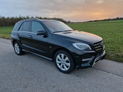 Gebraucht Mercedes ML350 326 PS (239 kW) 2012 Schwarz SUV