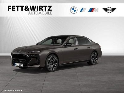 Gebraucht BMW M760e M Sport 571 PS (419 kW) 2024 Bmw individual frozen deep grey Limousine