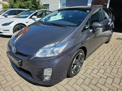 Gebraucht Toyota Prius 136 PS (100 kW) 2015 Grau Limousine