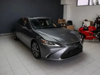 Gebraucht Lexus ES300 Luxury Line 218 PS (160 kW) 2020 Grau Limousine