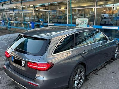 Grau Gebraucht 2022 Mercedes E300 AMG Kombi | 32.800 € (Guter Preis)