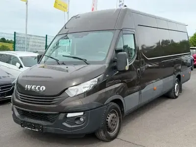 Gebraucht Iveco Daily 156 PS (114 kW) 2018 Braun