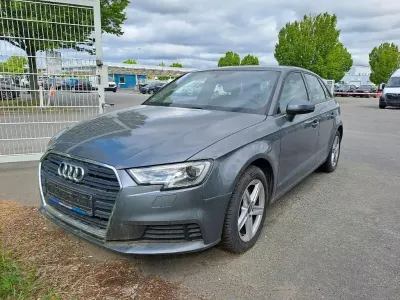 Gebraucht Audi A3 Comfort 150 PS (110 kW) 2019 Grau Limousine