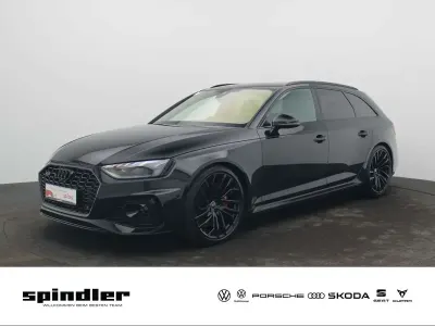 Gebraucht Audi RS4 Ambiente 450 PS (330 kW) 2023 Mythosschwarz metallic Kombi