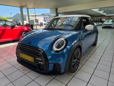 Gebraucht Mini John Cooper Works 136 PS (100 kW) 2021 Blau metallic Kleinwagen