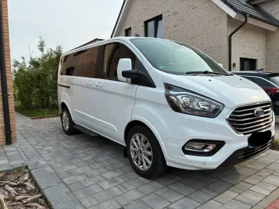 Usata Ford Tourneo Titanium 131 CV (96 kW) 2021 Bianco Monovolume