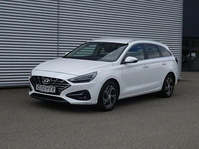 Gebraucht Hyundai i30 Select 120 PS (88 kW) 2023 Atlas white Kombi