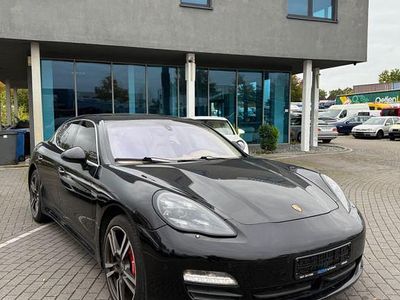 Porsche Panamera 4S