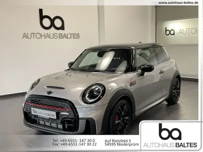 Gebraucht Mini John Cooper Works 231 PS (169 kW) 2023 Melting silver iii Kleinwagen