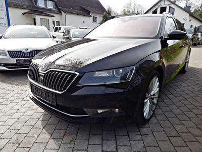 gebraucht Skoda Superb Combi Bi Xenon Navi DSG PDC 19"Alu