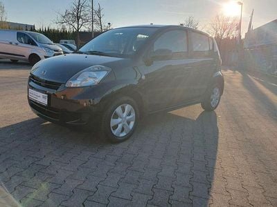 Gebraucht Daihatsu Sirion 69 PS (50 kW) 2011 Schwarz Kleinwagen