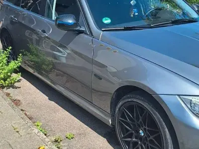 Gebraucht BMW 320 184 PS (135 kW) 2010 Grau Kombi