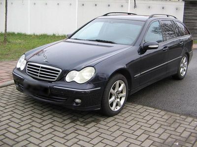 Gebraucht Mercedes C220 Avantgarde 150 PS (110 kW) 2006 Blau Kombi