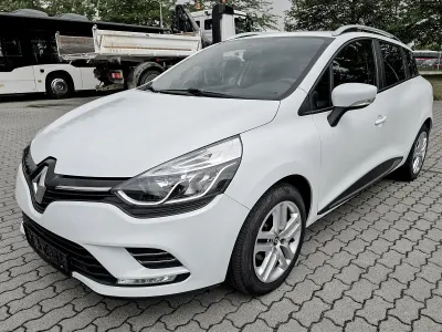 Gebraucht Renault Clio V Collection 90 PS (66 kW) 2020 Gletscherweiss Limousine