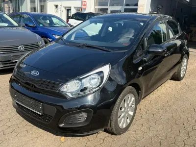 Gebraucht Kia Rio Edition 7 109 PS (80 kW) 2012 Schwarz Limousine