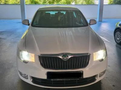 Gebraucht Skoda Superb 160 PS (117 kW) 2010 Weiß Limousine