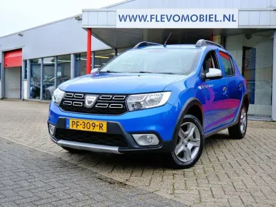 Gebraucht Dacia Sandero Stepway 90 PS (66 kW) 2017 Blau Limousine