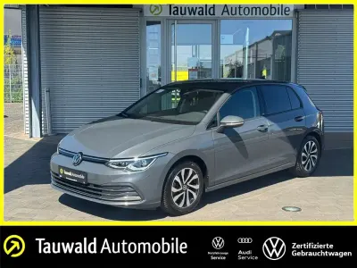 Second-hand VW Golf VIII Active 150 CP (110 kW) 2022 Gri Berlinǎ