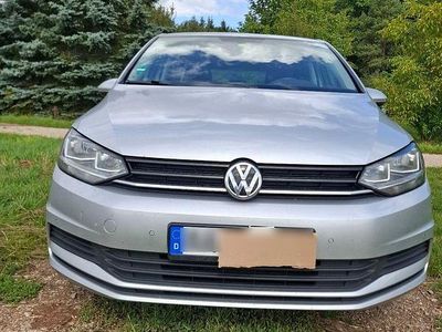 Silber Gebraucht 2016 VW Touran Trendline Van / Kleinbus | 11.300 € (Teuer)