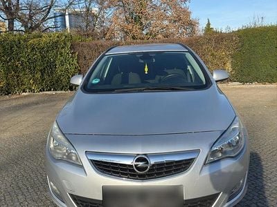 Gebraucht Opel Astra 110 PS (80 kW) 2011 Grau Kombi