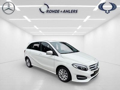 Gebraucht Mercedes B180 Style 122 PS (89 kW) 2015 Weiß Van / Kleinbus