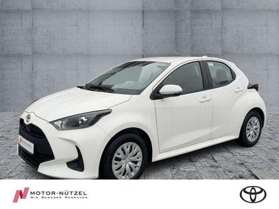 Neu Toyota Yaris Hybrid Comfort 116 PS (85 kW) 2025 Schneeweiß Kleinwagen