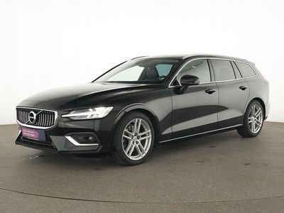 Gebraucht Volvo V60 Inscription 163 PS (119 kW) 2022 Onyx black Kombi