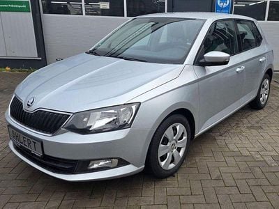 Silber Gebraucht 2015 Skoda Fabia Ambition Kleinwagen | 9.999 € (Fairer Preis)
