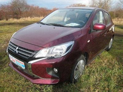 Neu Mitsubishi Space Star Plus 71 PS (52 kW) 2025 Rot Limousine