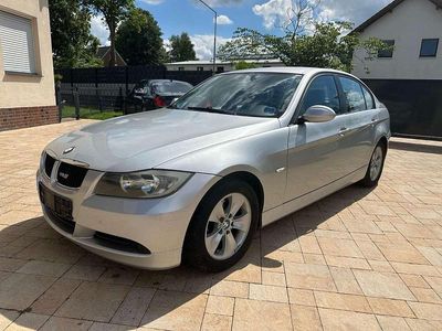 Gebraucht BMW 320 163 PS (119 kW) 2005 Titansilber metallic Limousine