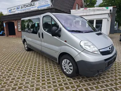 Gebraucht Opel Vivaro 114 PS (83 kW) 2013 Starsilber m2 Van / Kleinbus