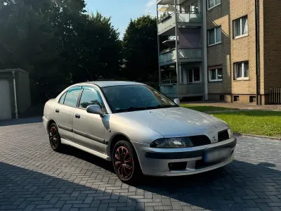 Gebraucht Mitsubishi Carisma 103 PS (75 kW) 2002 Silber Limousine