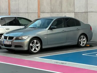 Gebraucht BMW 320 194 PS (142 kW) 2007 Grau Limousine