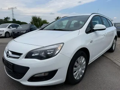 Gebraucht Opel Astra 116 PS (85 kW) 2013 Weiß Kombi