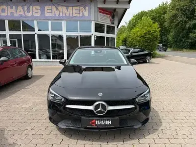 Gebraucht Mercedes CLA200 Shooting Brake 150 PS (110 kW) 2022 Schwarz Kombi