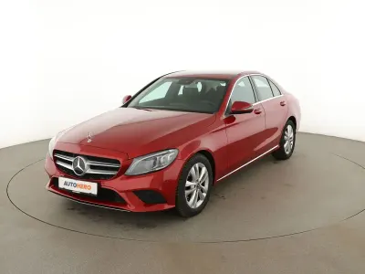 Gebraucht Mercedes C180 Avantgarde 156 PS (114 kW) 2019 Rot Limousine